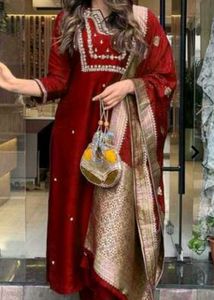 women embroidered straight kurta with dupatta and