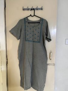 women gray kurta