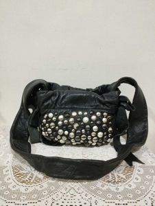 Black Handbag with Studs💥