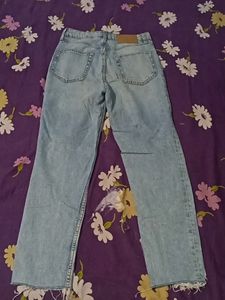RIPPED DENIM JEANS