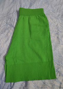 329Rs.Ribbed Green Shorts