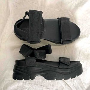 H&M Chunky Soled Sandal