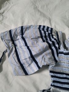 H&amp;M Stretchable Top