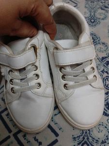 Girl Shoes.. Pantaloons Brand