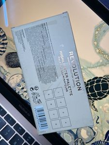 Revolution Highlighter Palette