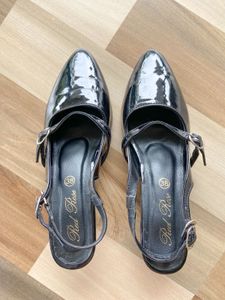 Red Rose Black Slingback Heels