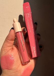 Rare Beauty Lip Gloss