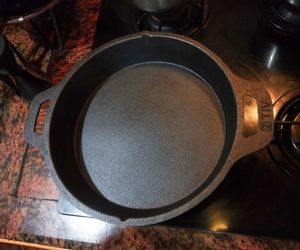 Cast Iron Skillet/ Pan Indus Valley