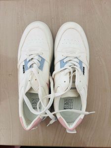 Stylish White Fashion Sneakers
