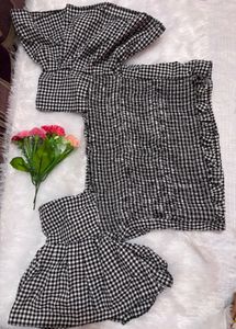 Korean Ruffle Top🎀Gingham style!