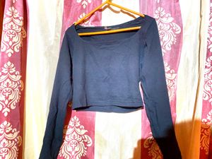 Black Long Sleeve Crop Top