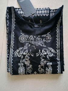 Beautiful Unused Black Colur Top For Sale