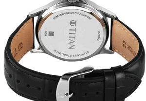 Titan Watch - Sleek &amp; Stylish