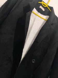 Women&#39;s Black Overcoat