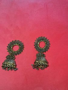 Grey Jhumki With Golden Touch