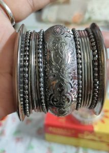 Oxsidied Set Of Bangles