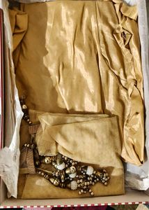 I Am Selling My Anarkali Suit