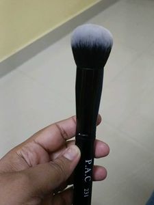 PAC 231 Foundation Brush