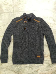 BRANDED SWEATER