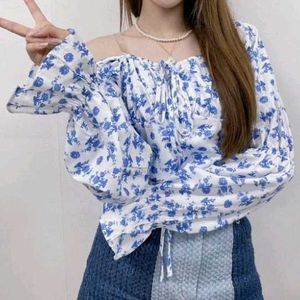 BEAUTIFUL FLORAL CROP TOP