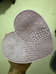 Heart Brush Cleaning Pad