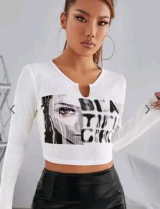 fitted white Tshirt