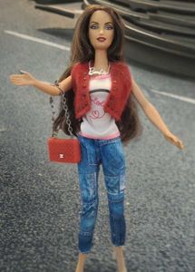 Barbie doll clothes set