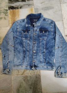 Denim Jacket - Stylish &amp; Versatile washed blue