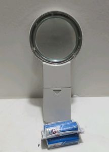 Magnifying Glass with LED