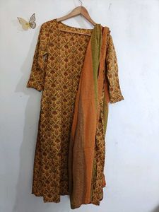 AKS Floral Kurta Suit Set