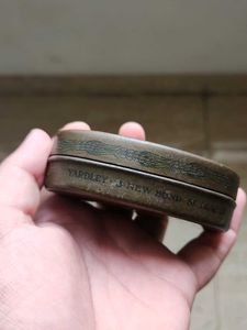 C1930s Vintage Yardley&#39;s Old English Lavender Tin