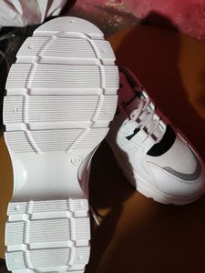 Girls shoes