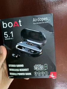 Boat Airdopes T2 With Power Bank.
