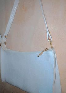 white crocodile-pattern Sling Bag