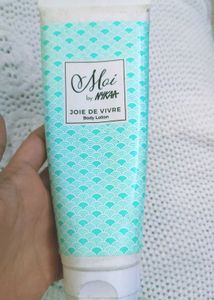 Moi by Nykaa Joie de Vivre body lotion