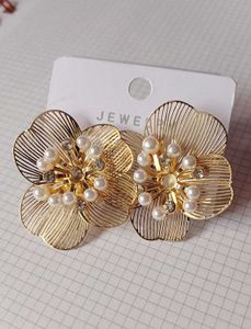 Floral Pearl Earrings