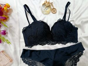 Lace Bra &amp; Panty Set