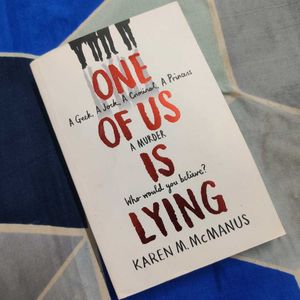 One of Us Is Lying - Karen M. McManus