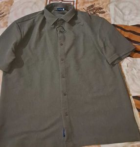 A Brand New HIGHLANDER oversized Fit Shirt Size M