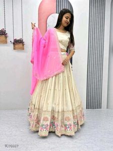 Off White Lehnga