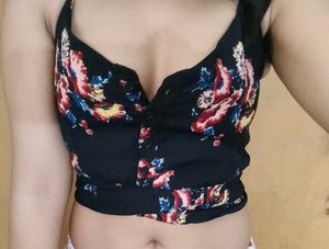Berrylush Crop Top