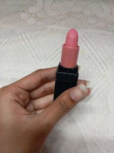 Huda Beauty Coral Lipstick