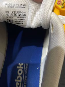 Reebok White Sneakers – UK9 – Used
