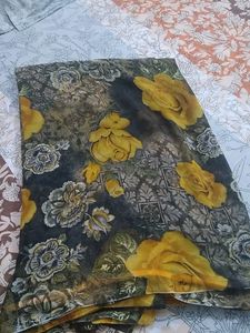 Pretty Roses Chhiffon Saree