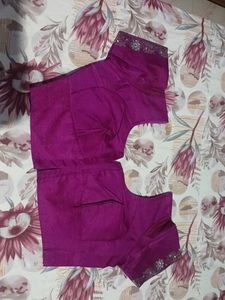 Blue Saree With Magenta Embroidered Blouse