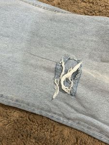 Light Wash Jeans - Modern Style