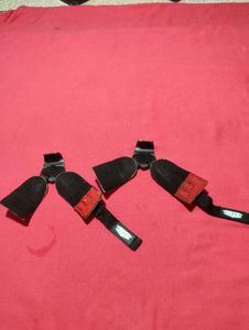 Weight Lifting Straps Vs Hooks