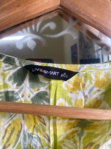 Floral Print Sleeveless Kurta