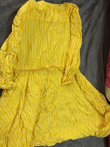 yellow dress