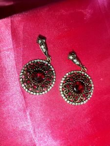 Elegant Red Stone Earrings🌹🌹